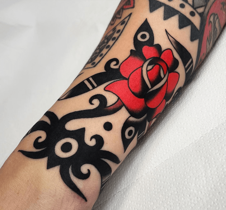 Captura de pantalla 2023-11-08 235131 Tatuaje Barcelona Tattoo old school rose, rosa tradi
