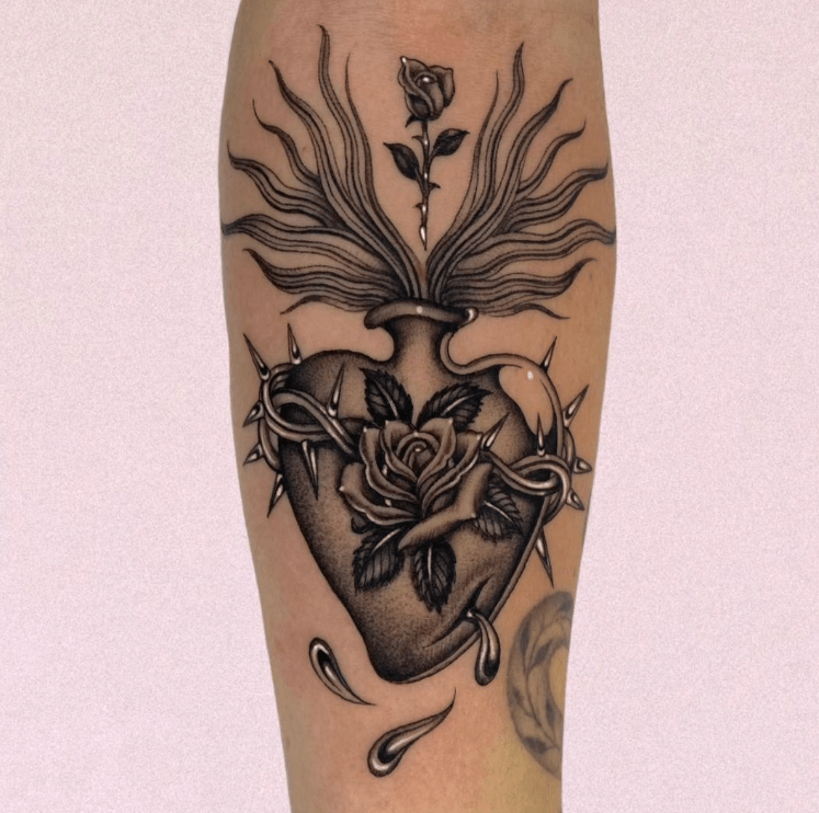 Captura-de-pantalla-2023-11-24-023308 Tatuaje Barcelona fineline Tattoo Sara Rosa Corazón