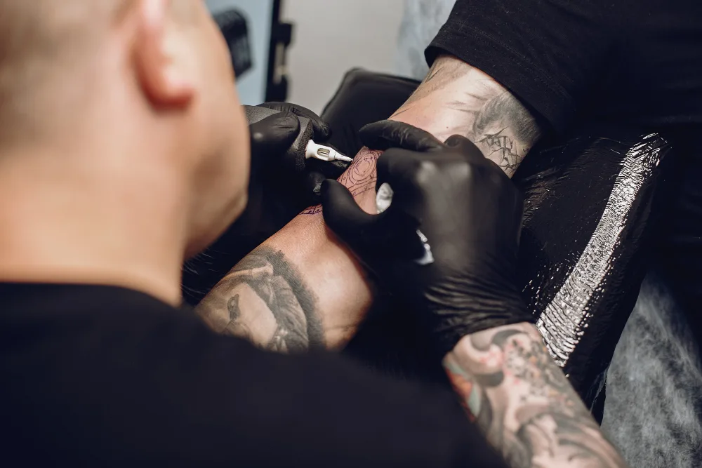 Cover Up: cómo tapar un tatuaje antiguo con un diseño brutal